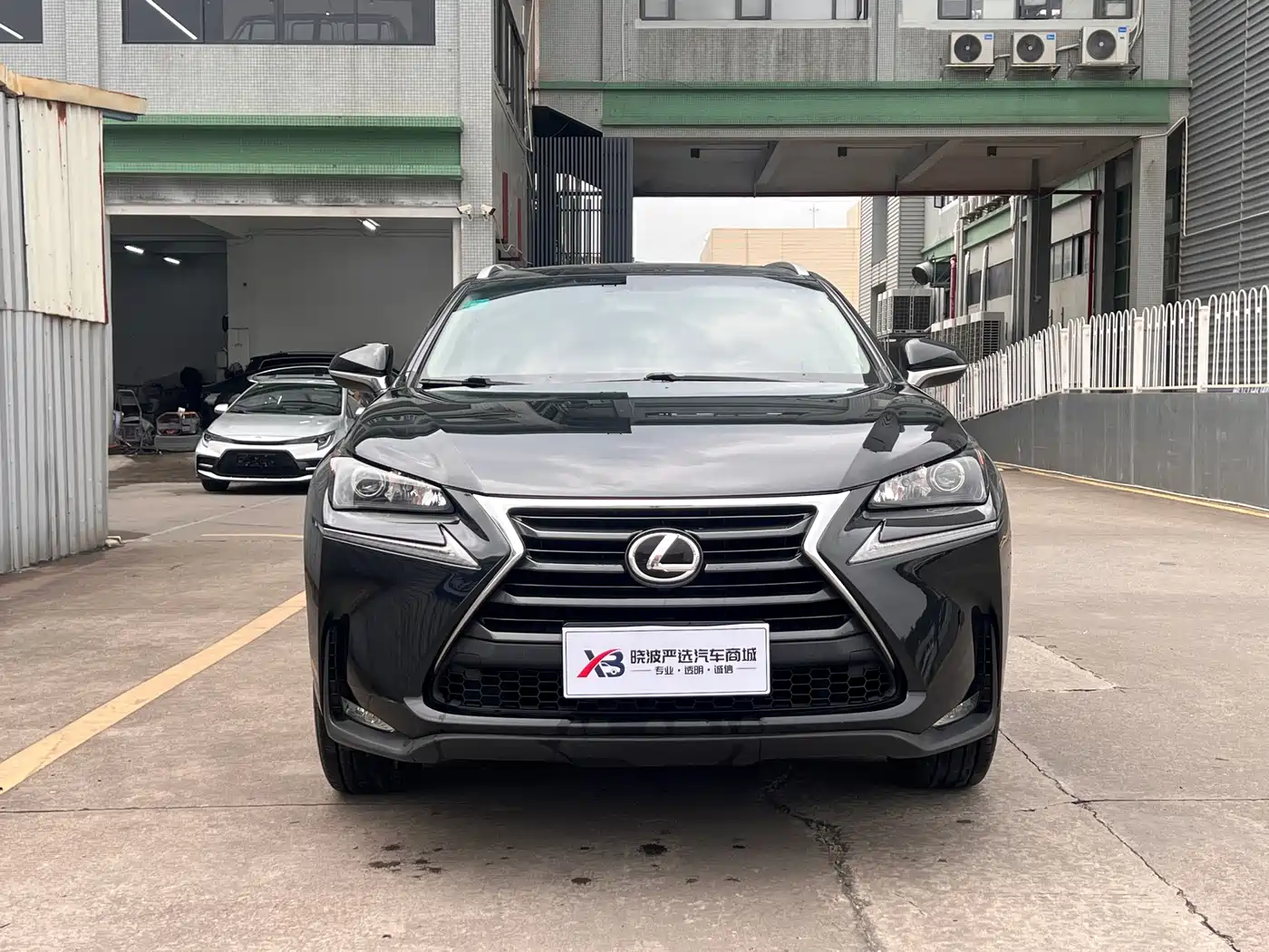 Lexus NX 2015 200t AWD F Sport фото 2