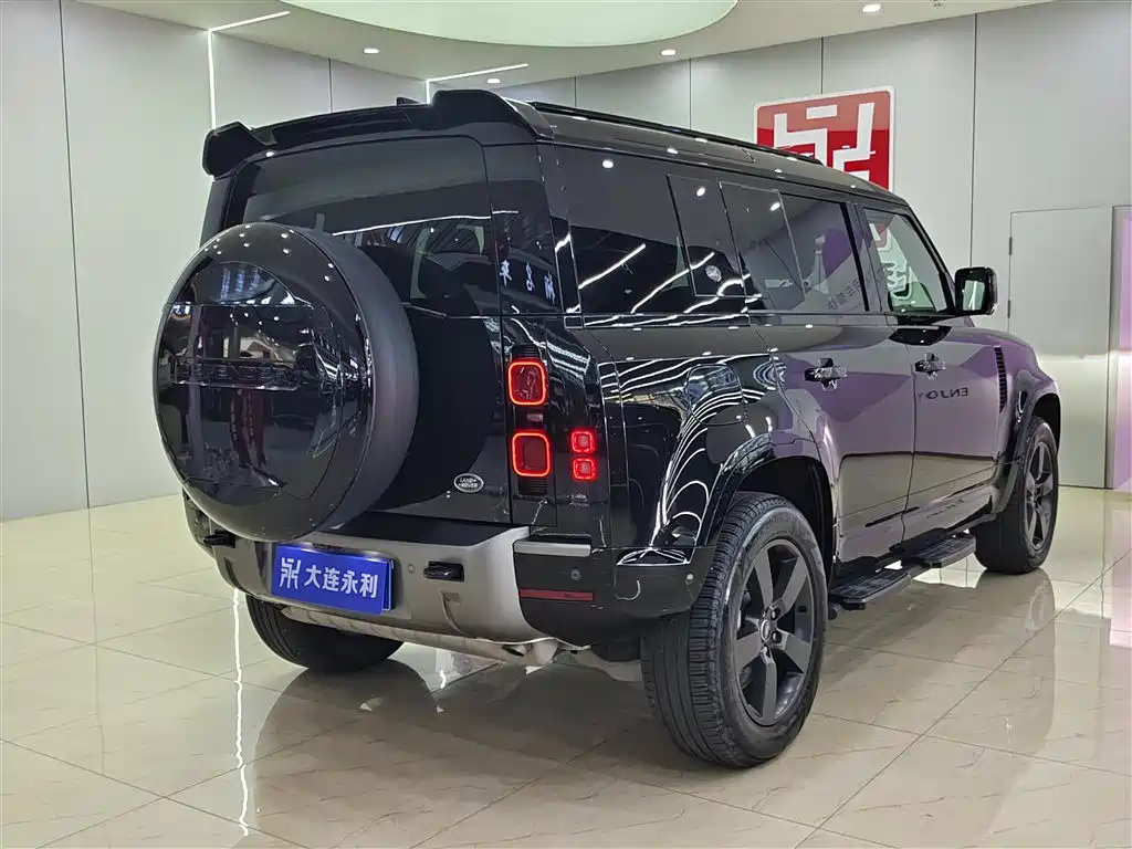 Land Rover Defender 2024 110 3.0T P400 X-DYNAMIC HSE фото 6