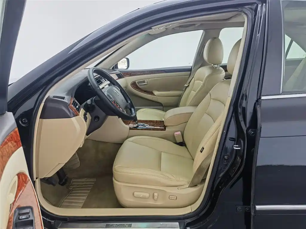 Toyota Crown 2007 2.5L Royal Special Edition фото 10