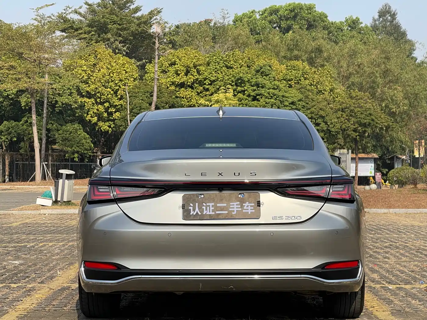 Lexus ES 2025 200 Ultimate Edition фото 5