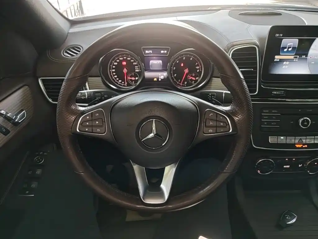 Mercedes-Benz GLE 2018 GLE 320 4MATIC Dynamic Ultimate Edition фото 11