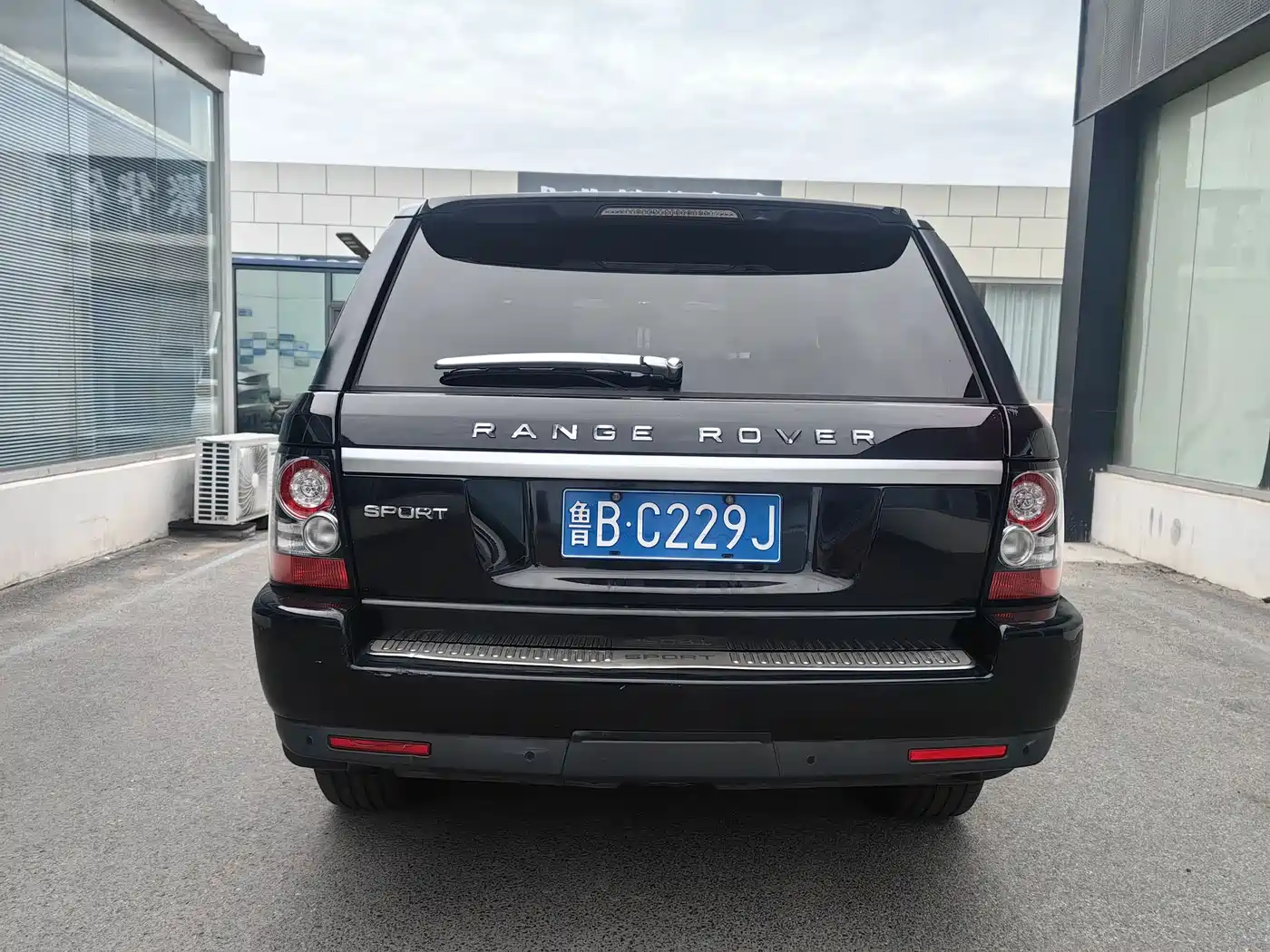 Land Rover Range Rover Sport 2013 3.0 TDV6 Diesel Ultimate Sport Edition фото 5