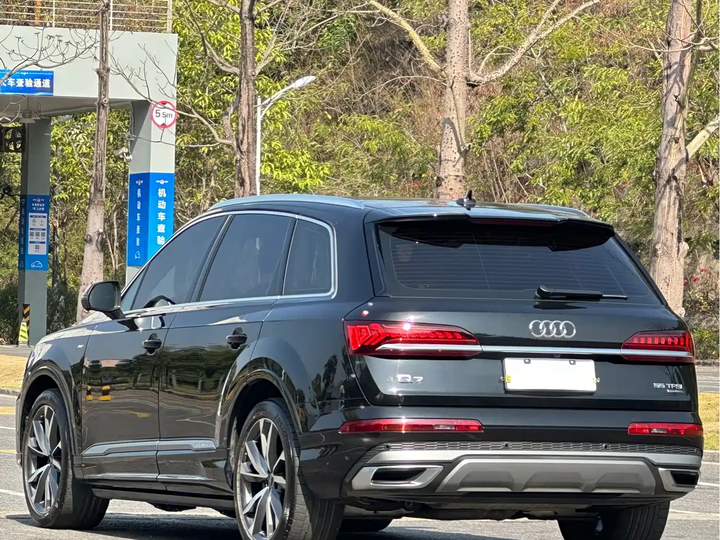 Audi Q7 2023 55 TFSI quattro S line Sport фото 20