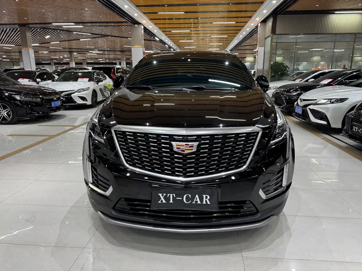 Cadillac XT5 2022 2.0T 2WD Luxury фото 2