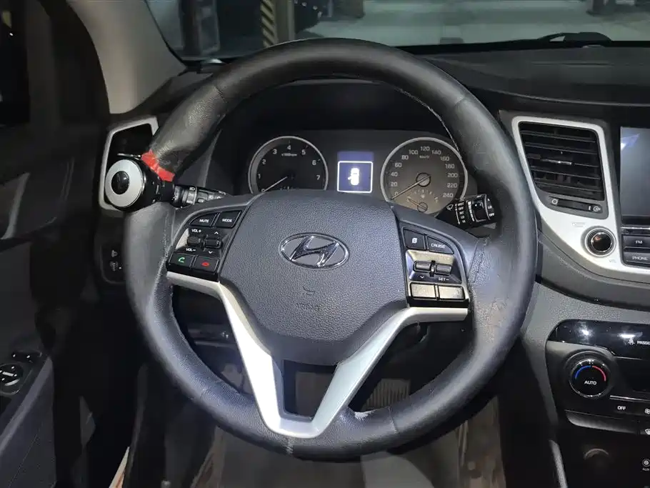 Hyundai Tucson 2015 1.6T Dual Clutch 2WD Smart фото 15