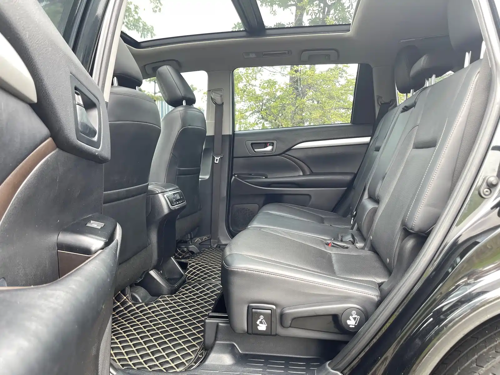 Фото 8 - Toyota Highlander