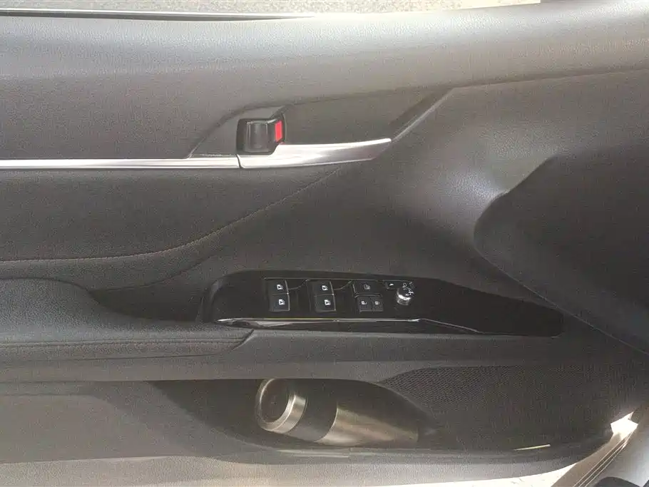 Toyota Camry 2018 2.5G Luxury Edition фото 7