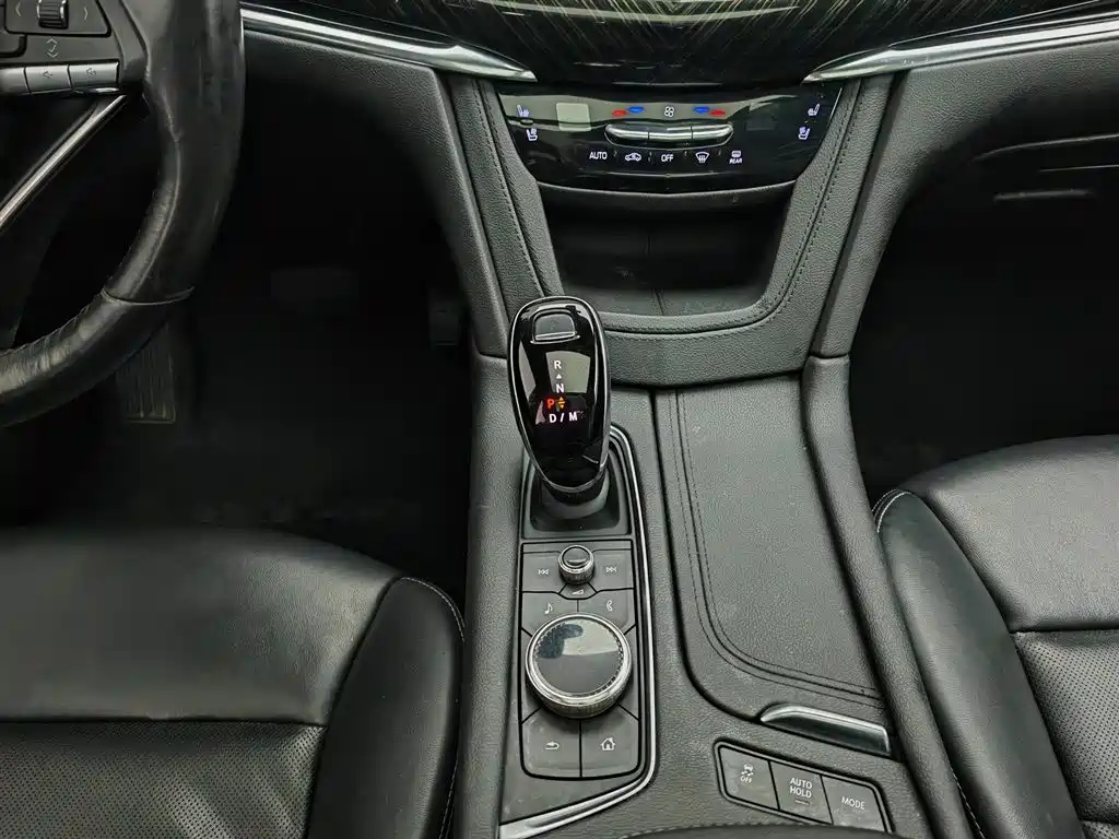 Cadillac XT6 2021 28T 6-Seater AWD Luxury фото 13