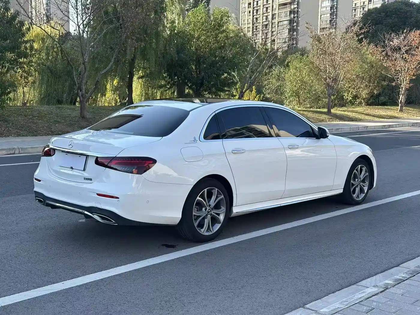 MERCEDES-BENZ E CLASS