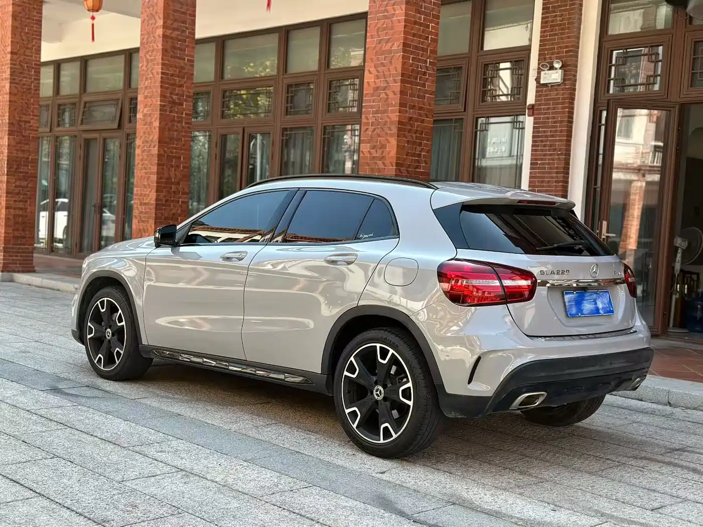 Mercedes-Benz GLA 2018 GLA 220 4MATIC Sport фото 9