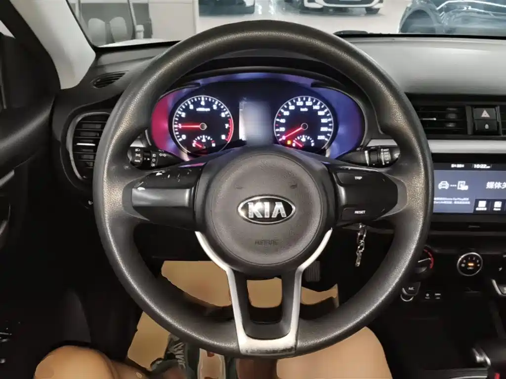 KIA K2