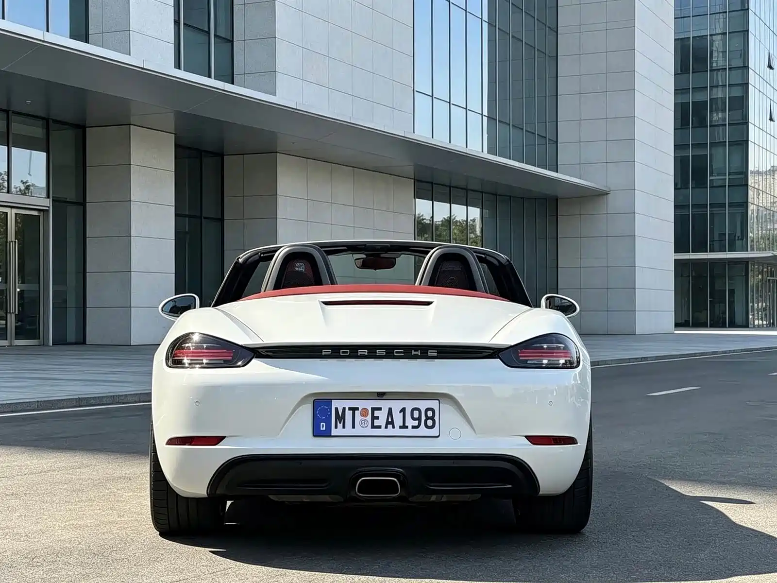 Photo 7 - Porsche 718