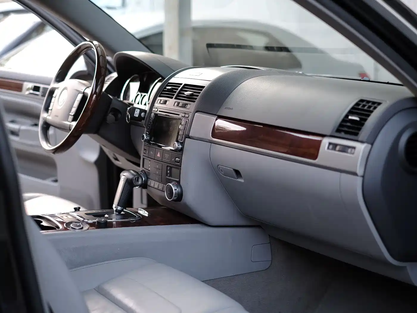 Volkswagen Touareg 2007 3.6L Luxury фото 49