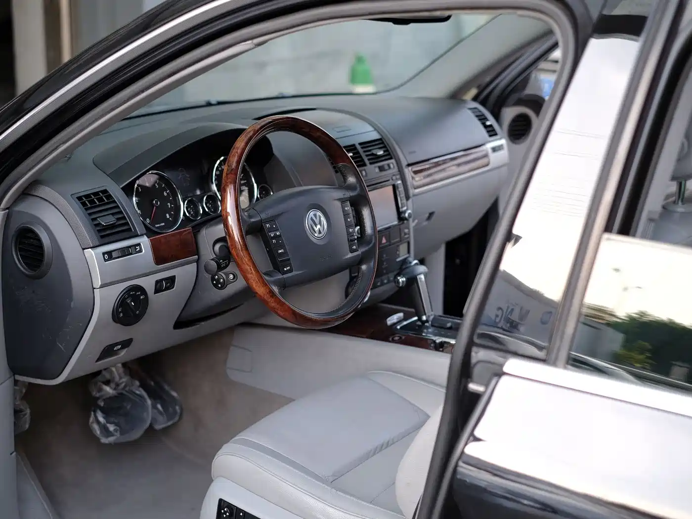 Volkswagen Touareg 2007 3.6L Luxury фото 23