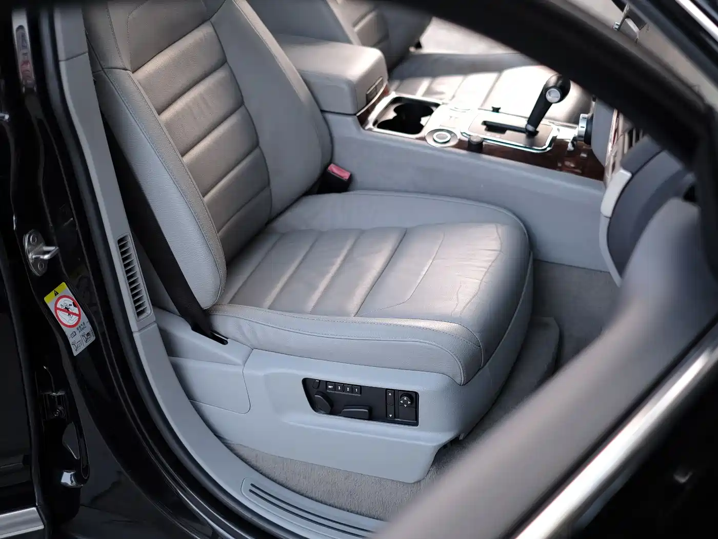 Volkswagen Touareg 2007 3.6L Luxury фото 54