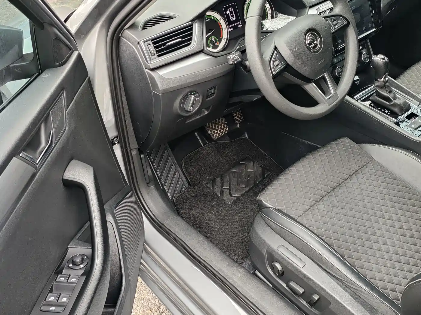 Škoda Superb 2018 TSI330 DSG Comfort Version China VI фото 10
