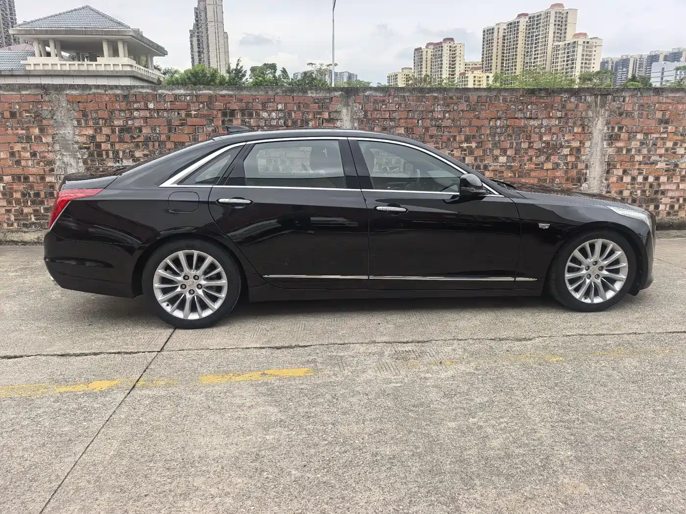Cadillac CT6 2016 28T Leading фото 4