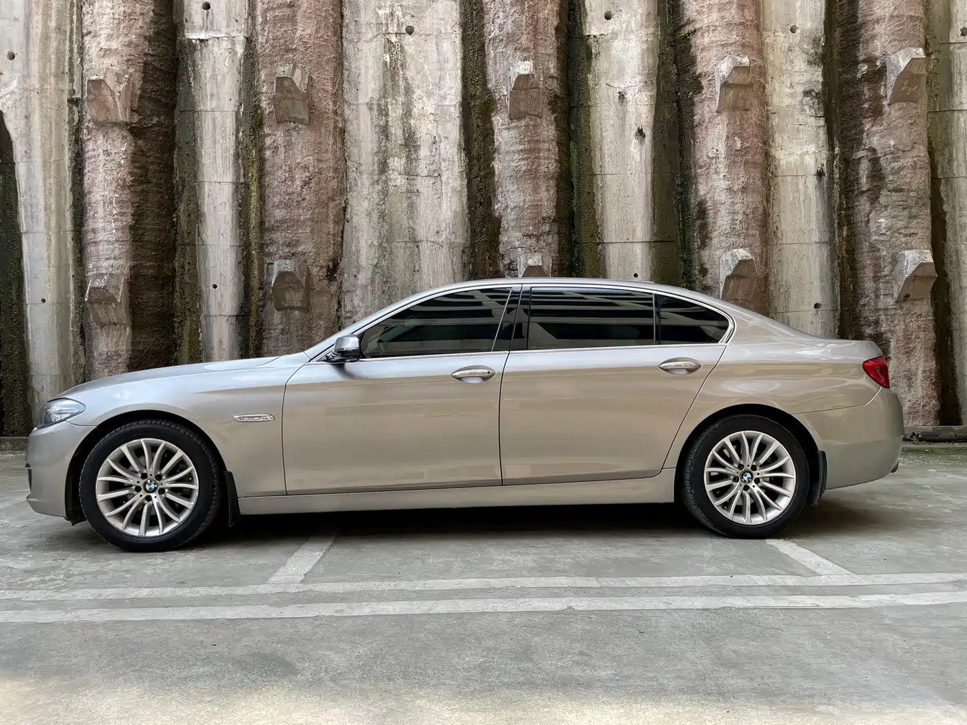 BMW 5 Series 2014 525Li Luxury Design Package фото 4