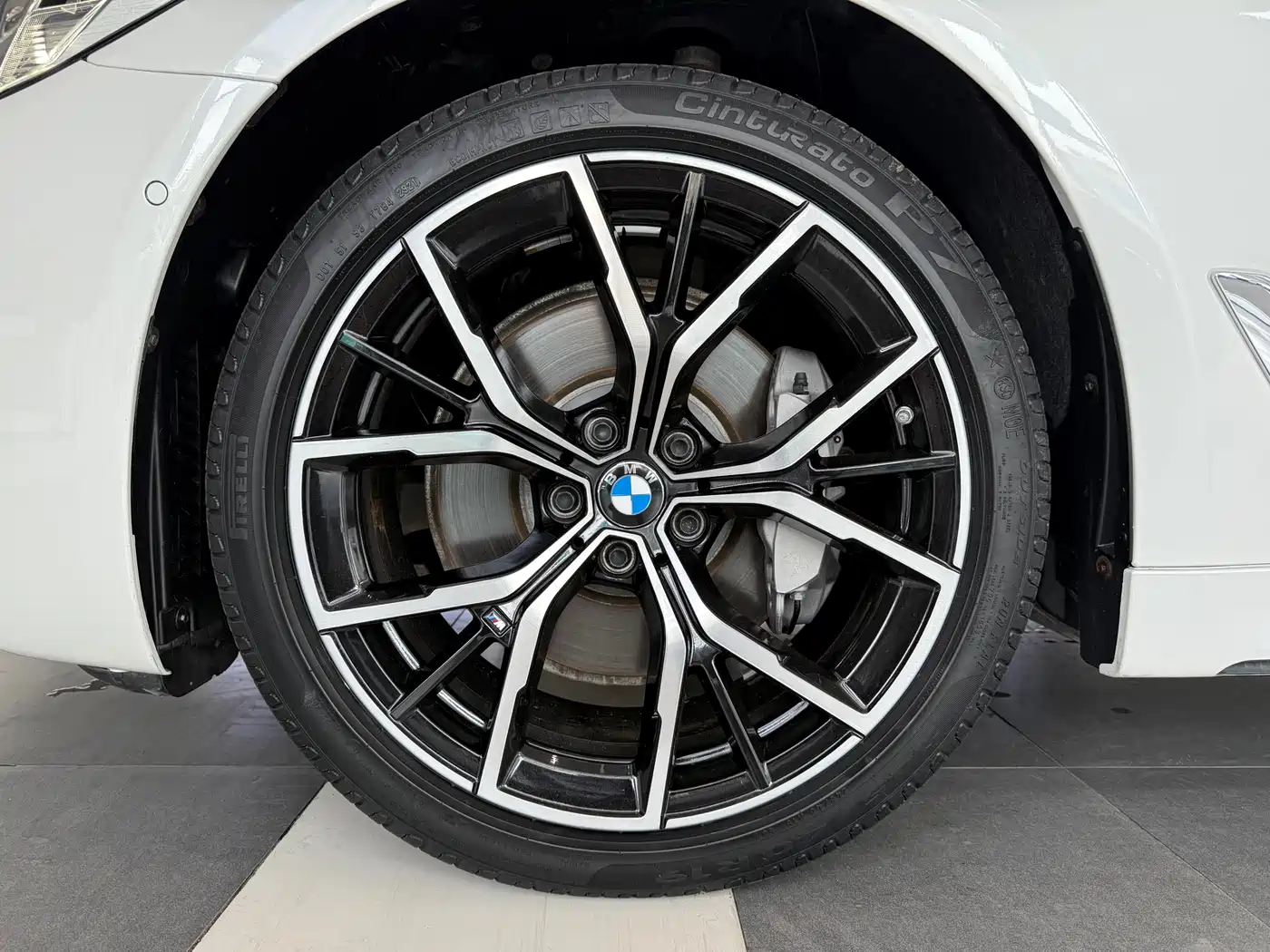 BMW 5 Series 2021 530Li Premium M Sport Package фото 17