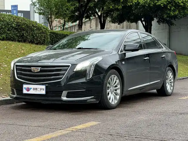 CADILLAC XTS