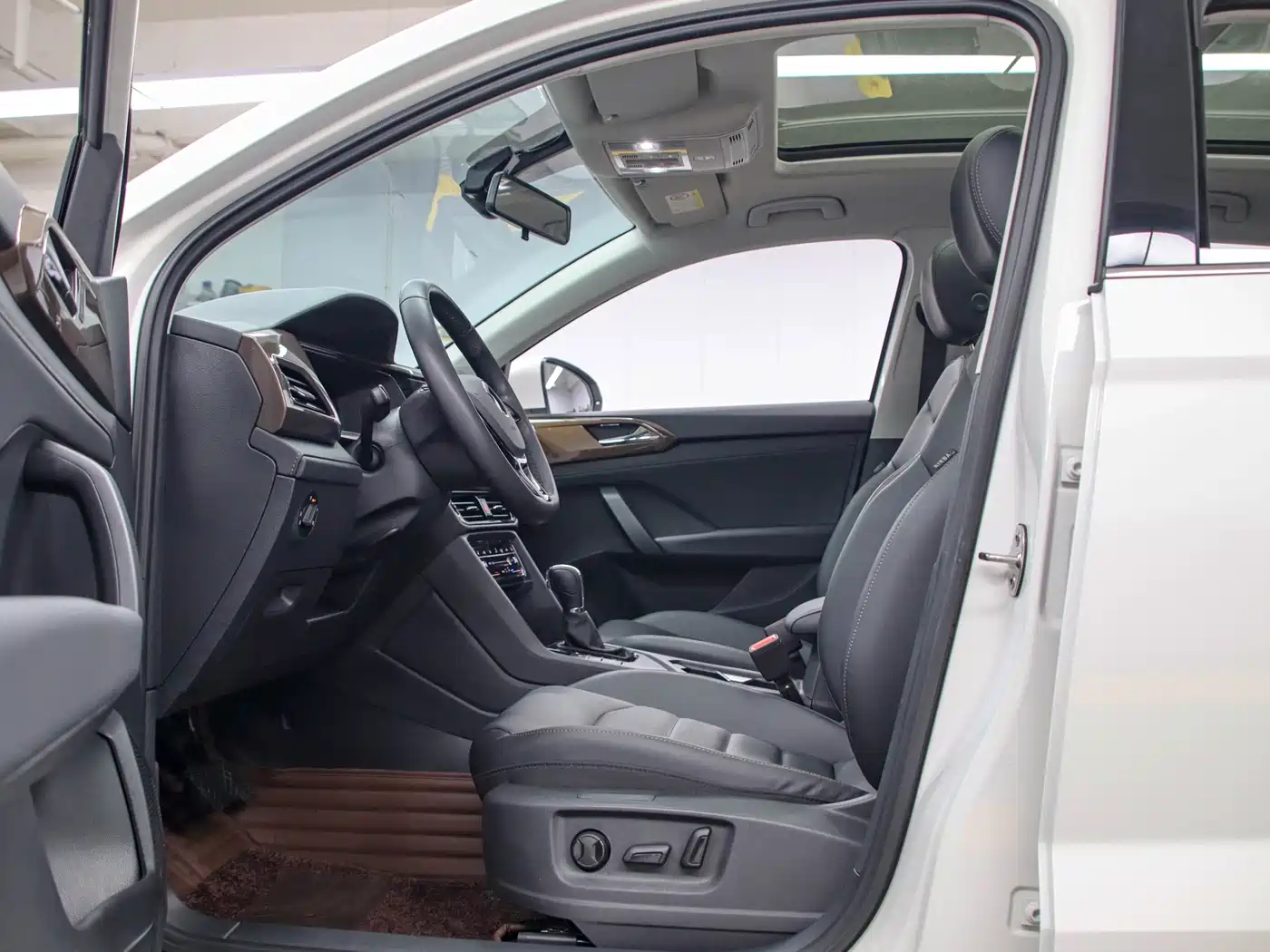 Volkswagen Tharu, миниатюра 12