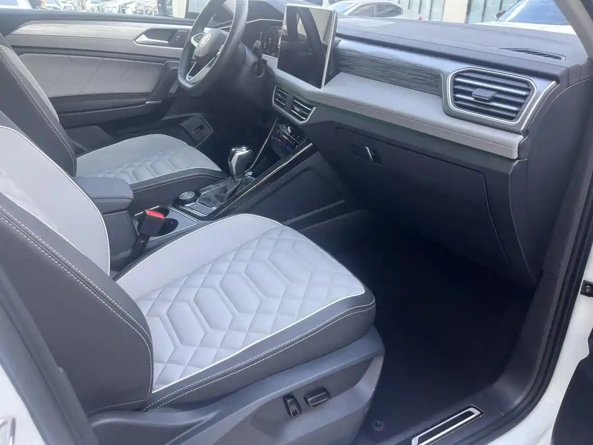 Volkswagen Tayron 2023 380TSI 4WD R-Line High-Performance Edition фото 3