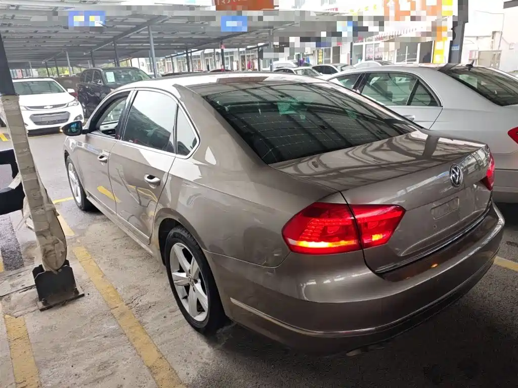 Volkswagen Passat 2015 1.8TSI DSG Prestige Edition фото 5
