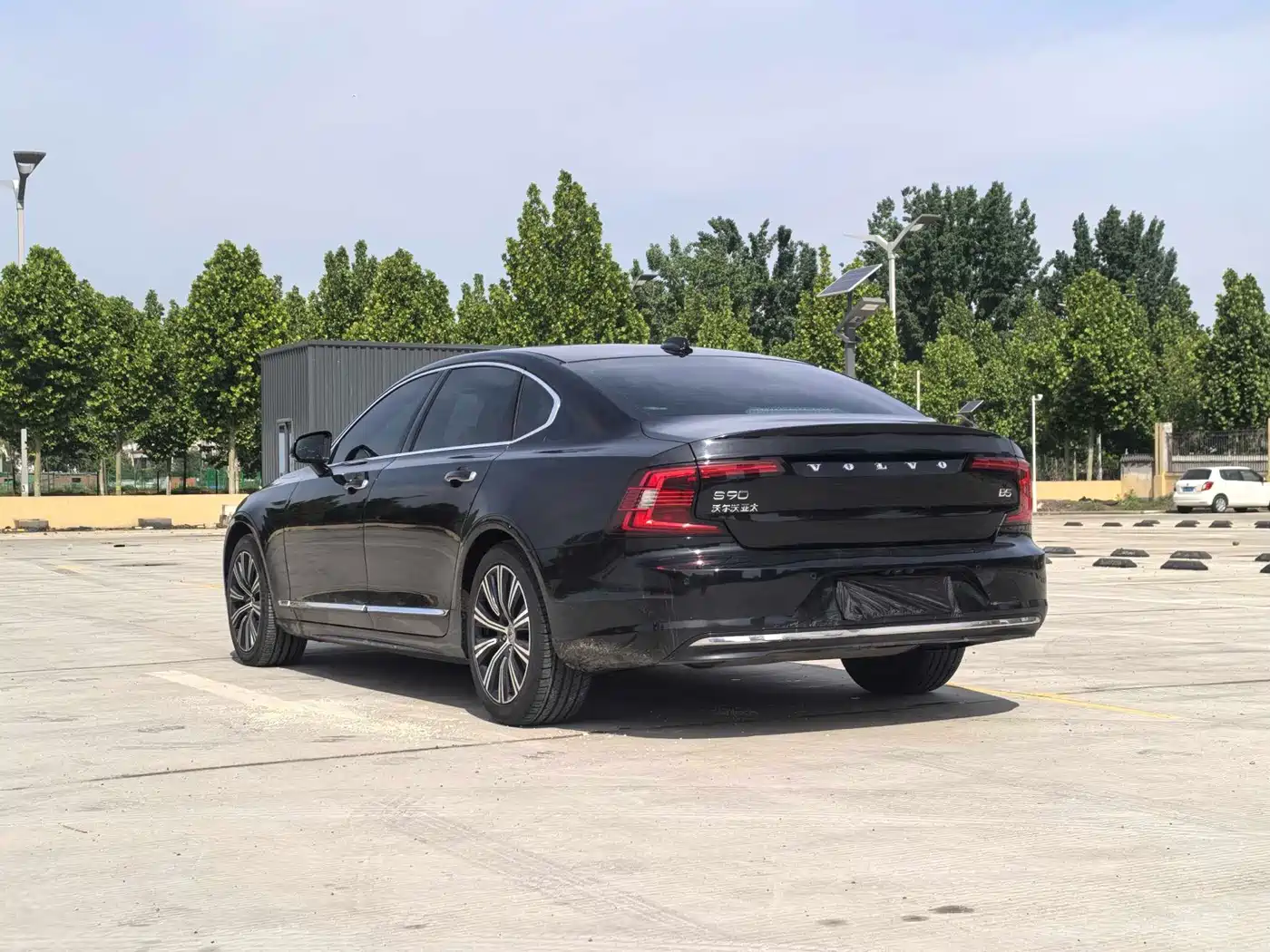 صورة 9 - Volvo S90