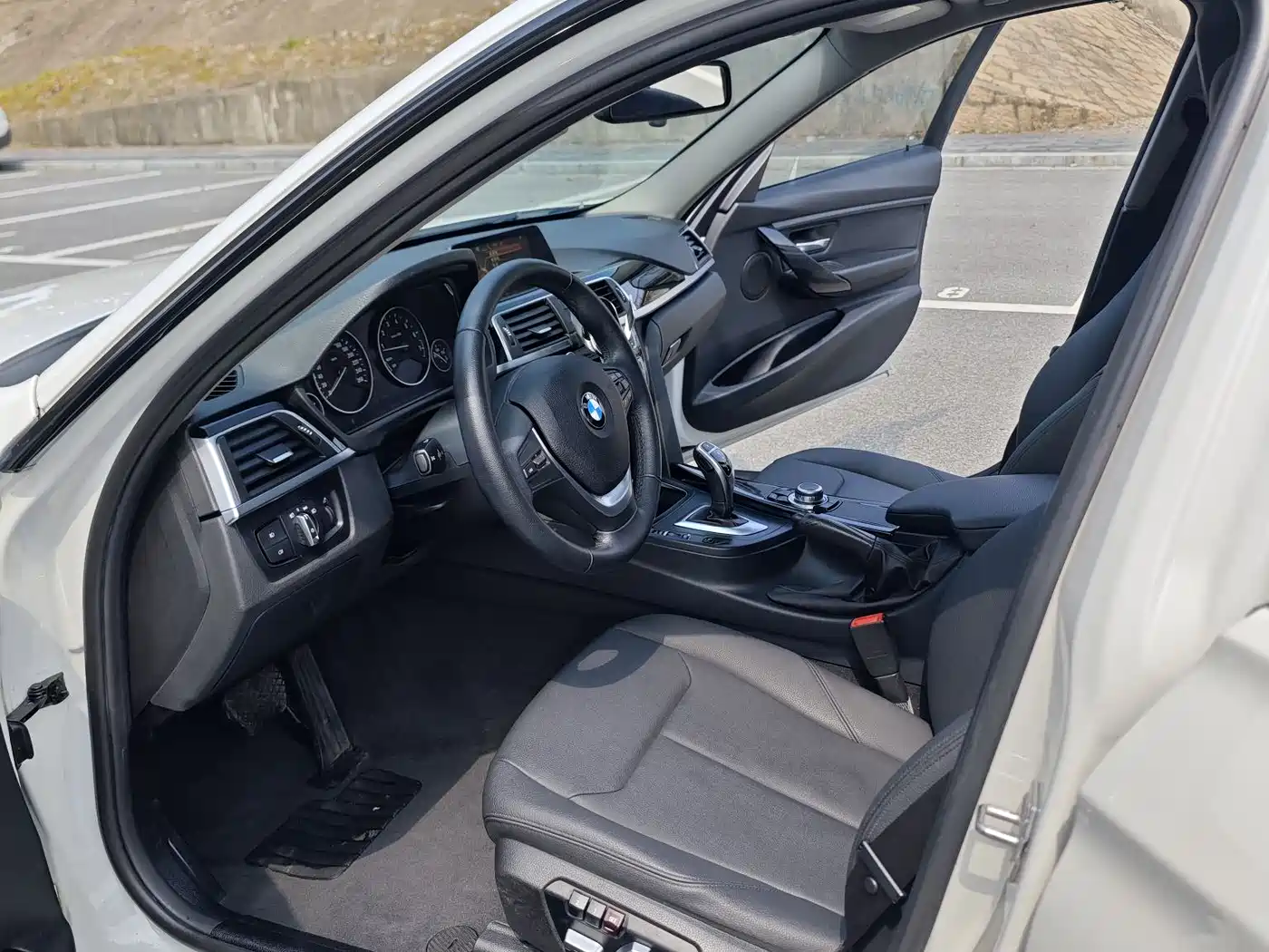 BMW 3 Series 2017 320Li M Sport фото 8