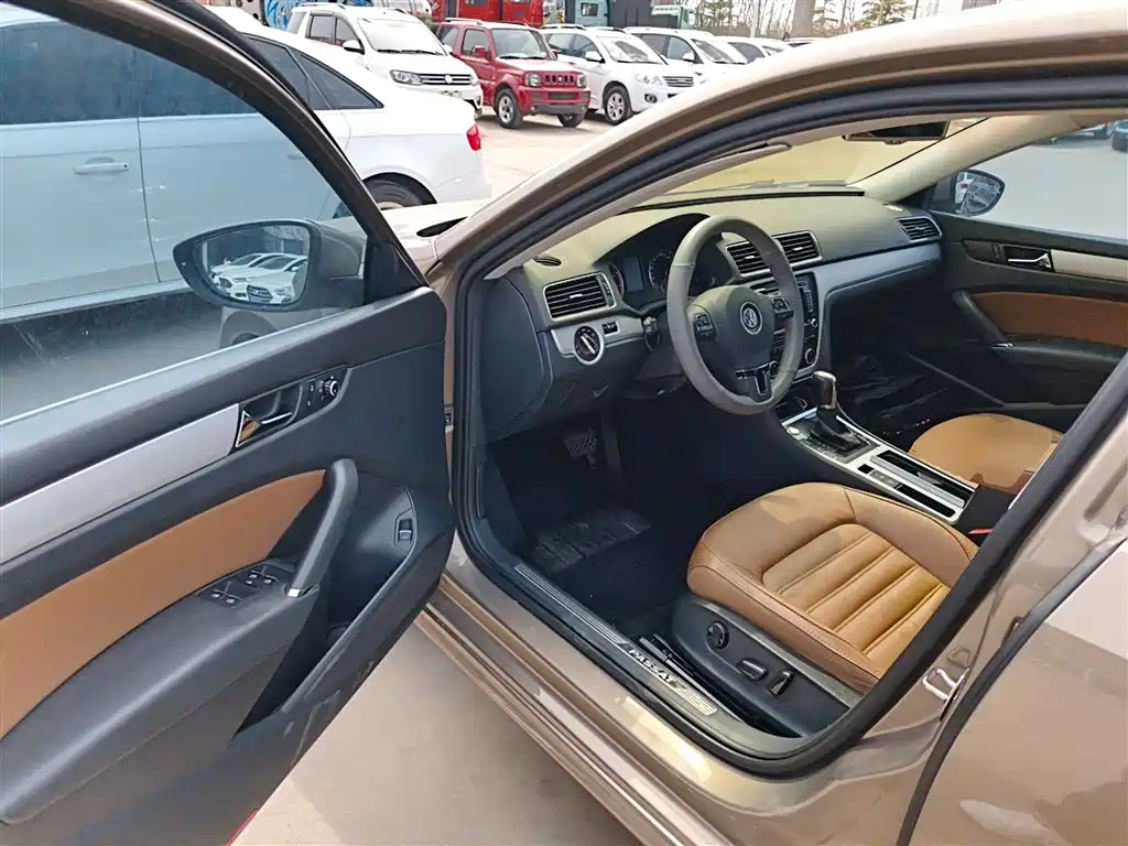 Volkswagen Passat 2014 1.8TSI DSG Executive Edition фото 12