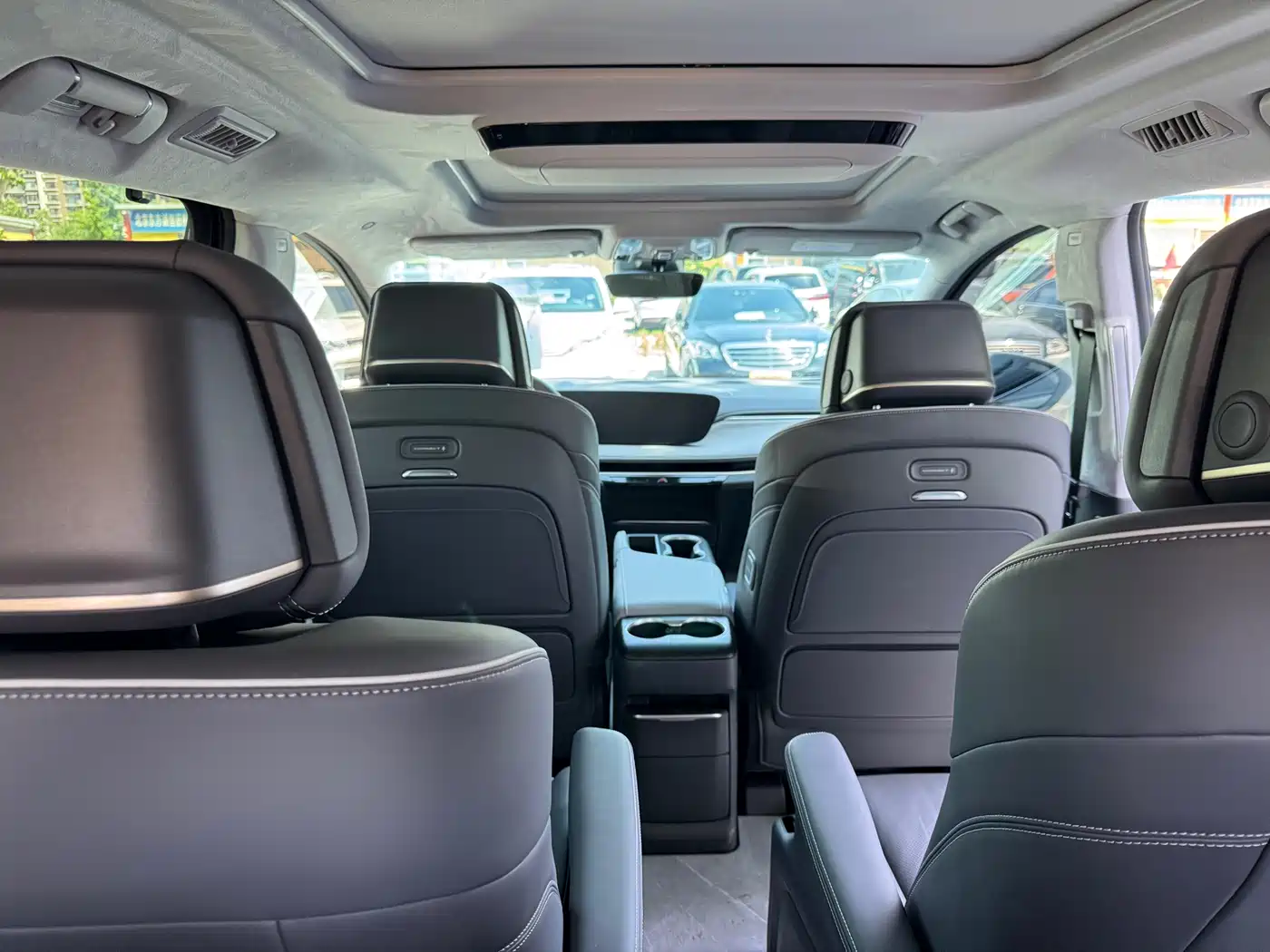 Buick GL8 2026 Luzun Premium Edition фото 23