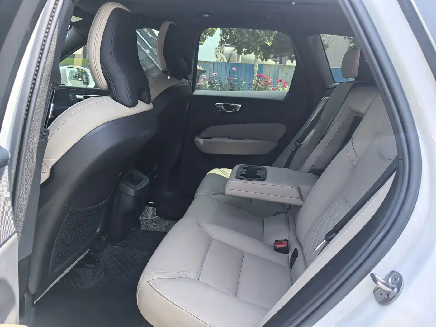 Volvo XC60 2025 2026 Model B5 AWD Premium Luxury