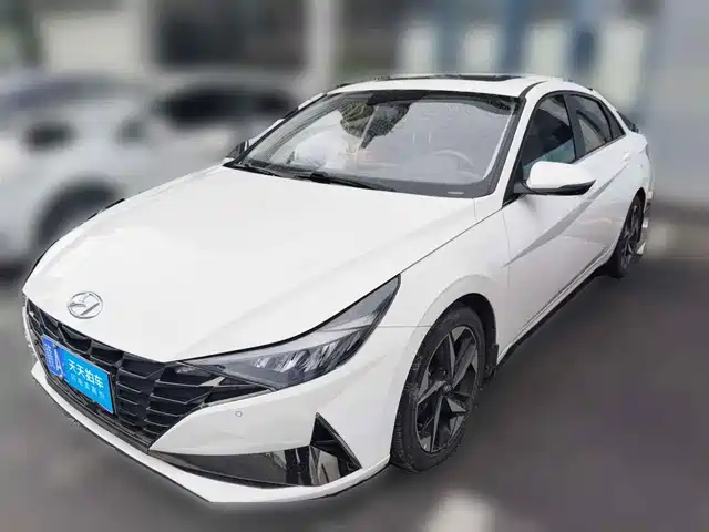Hyundai Elantra 2022 1.5L CVT GLX Elite Edition — фото 1
