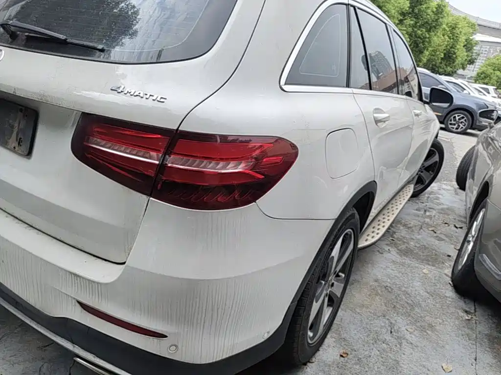 صورة 8 - Mercedes-Benz GLC