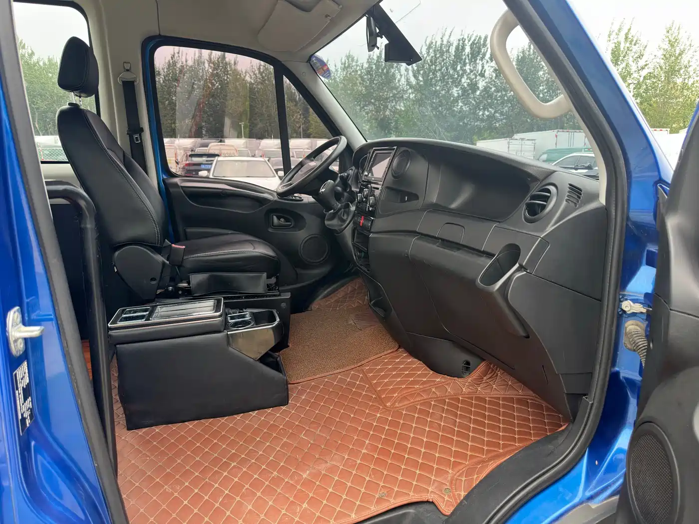 Iveco Daily 2019 2020 3.0T Automatic Chaorui Short Wheelbase High Roof F1C