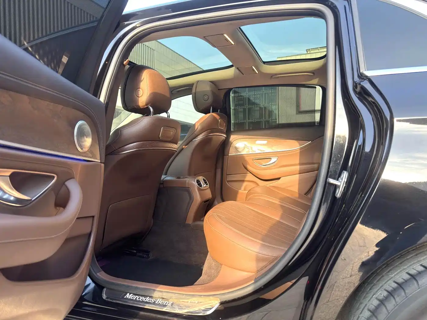Mercedes-Benz E-Class 2018 E 300 L Luxury фото 7
