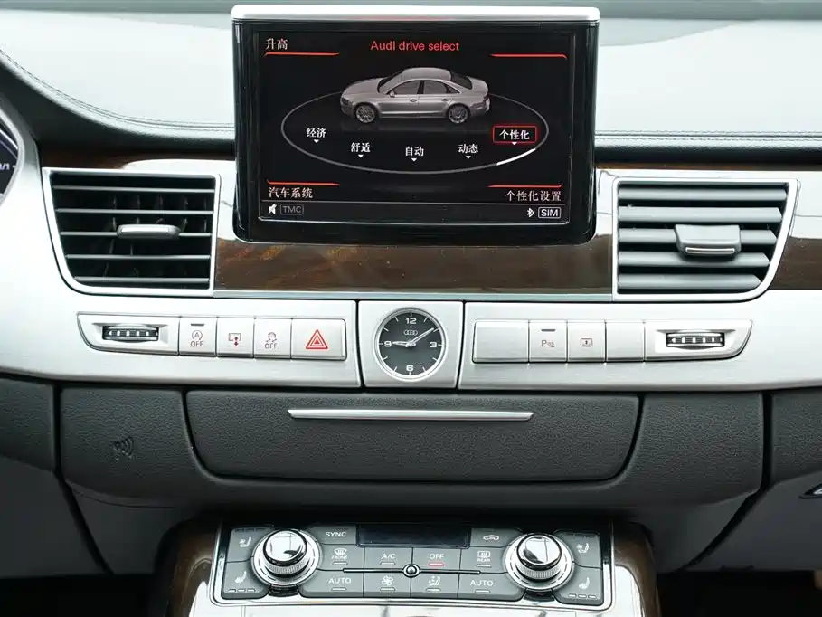 Audi A8 2013 A8L 45 TFSI quattro Luxury фото 17