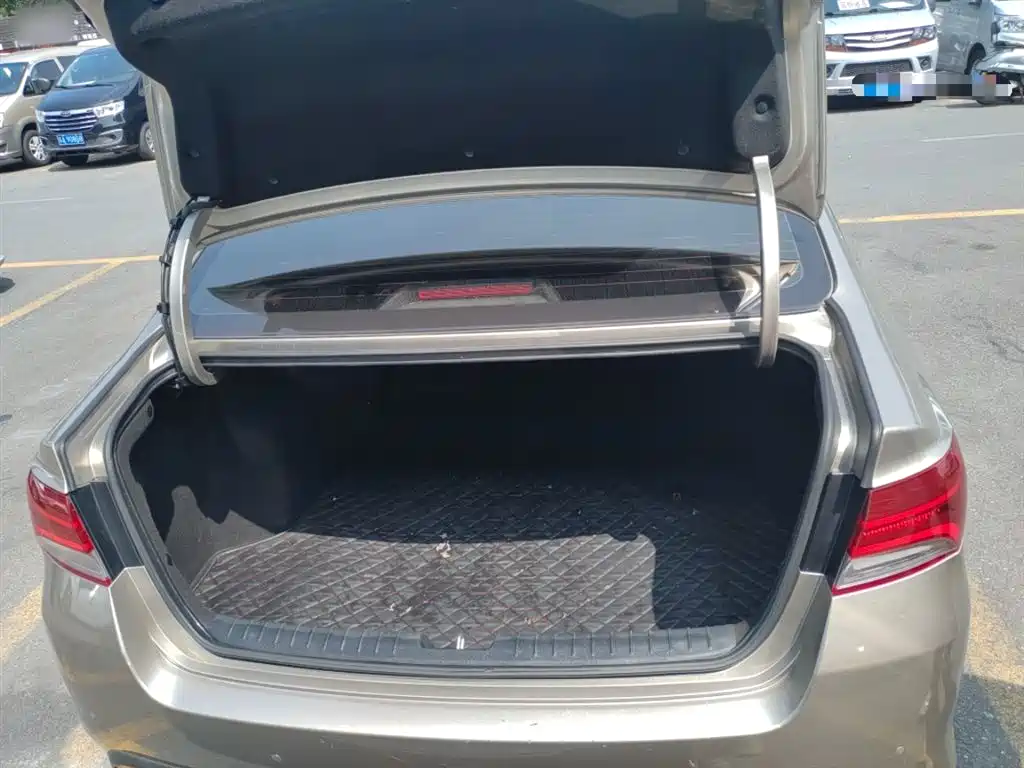Kia Kaishen 2017 1.8L Automatic GLS фото 19