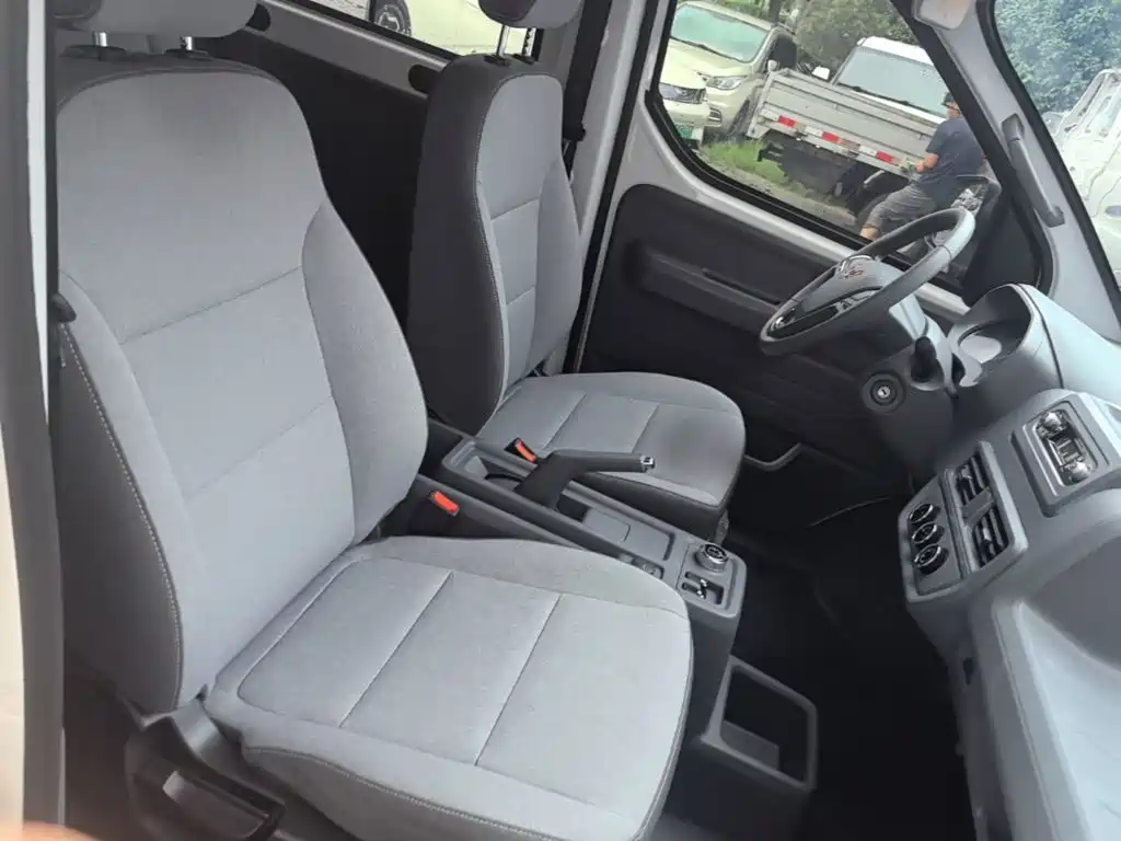 Wuling Motors Wuling Yangguang 2025 2025 400km Bus Comfort Edition