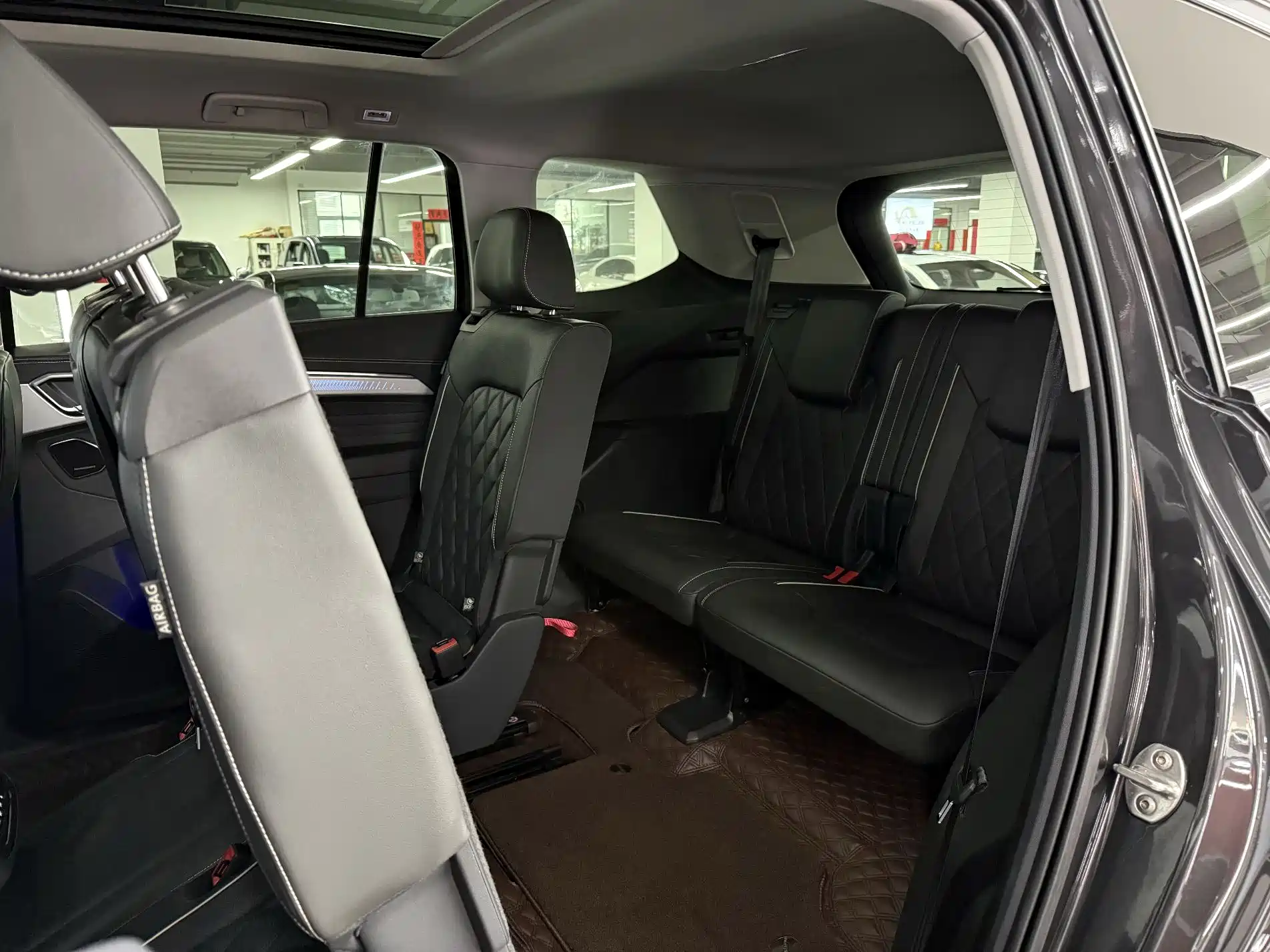 صورة 10 - Volkswagen Talagon