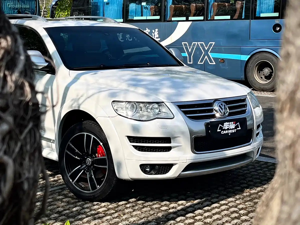 Volkswagen Touareg 2010 3.6 Limited Luxury Edition фото 3