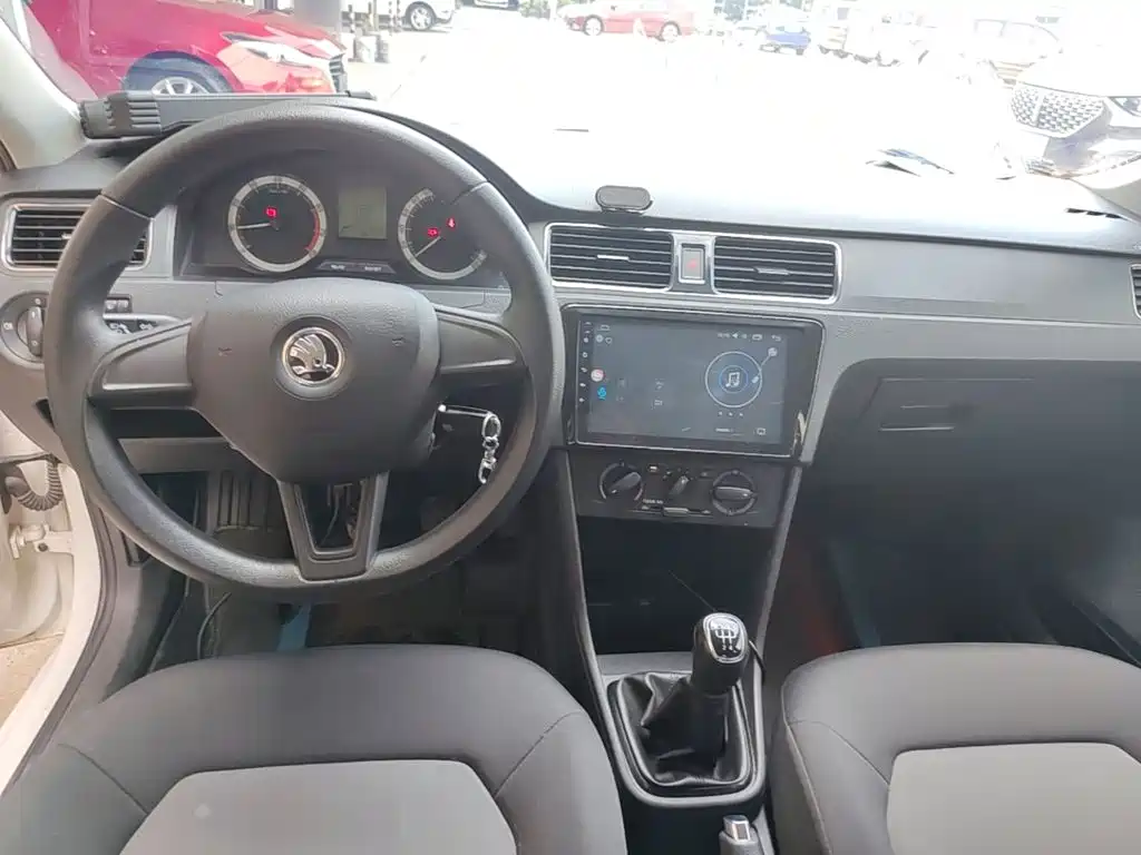 Фото 10 - Škoda Rapid
