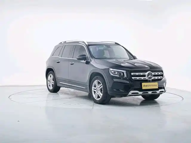 MERCEDES-BENZ GLB