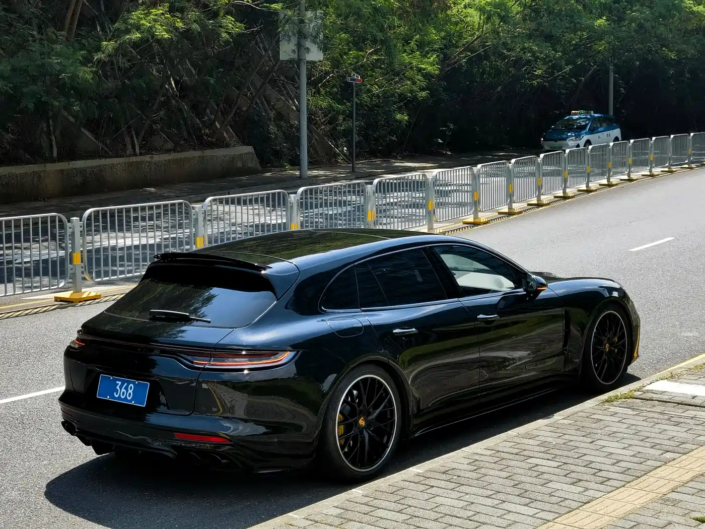 Porsche Panamera 2017 Panamera 4S Sport Turismo 2.9T фото 17