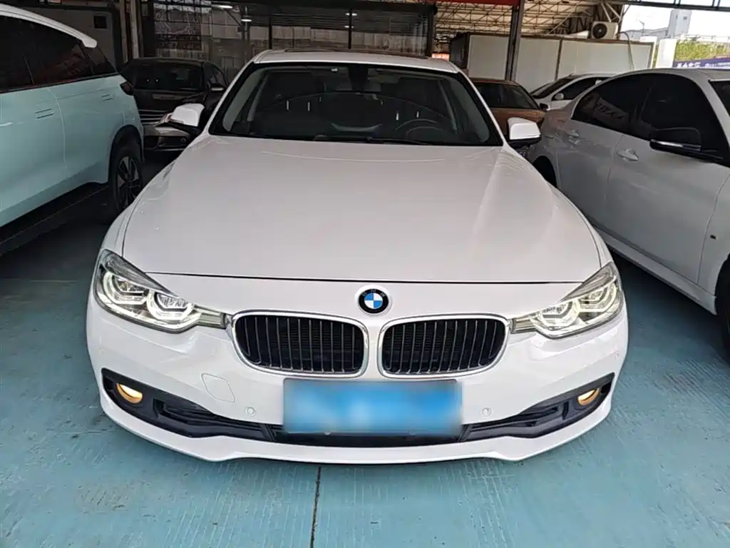 BMW 3 Series 2017 318i Fashion фото 3