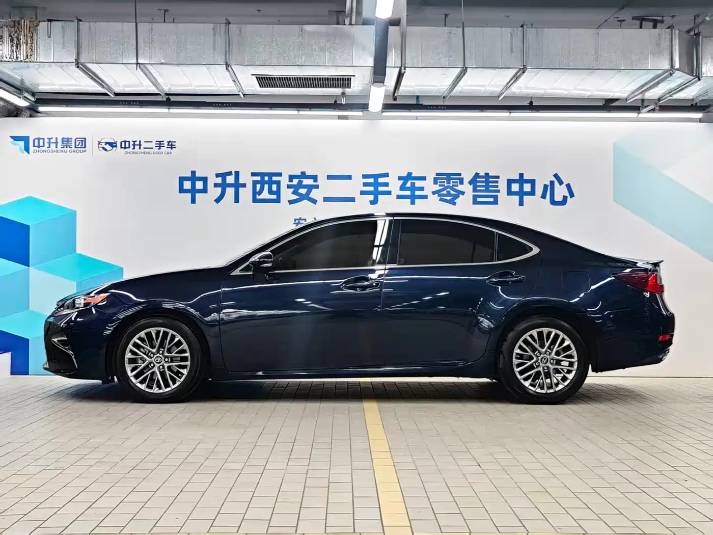 Lexus ES 2015 200 Elite Edition фото 3