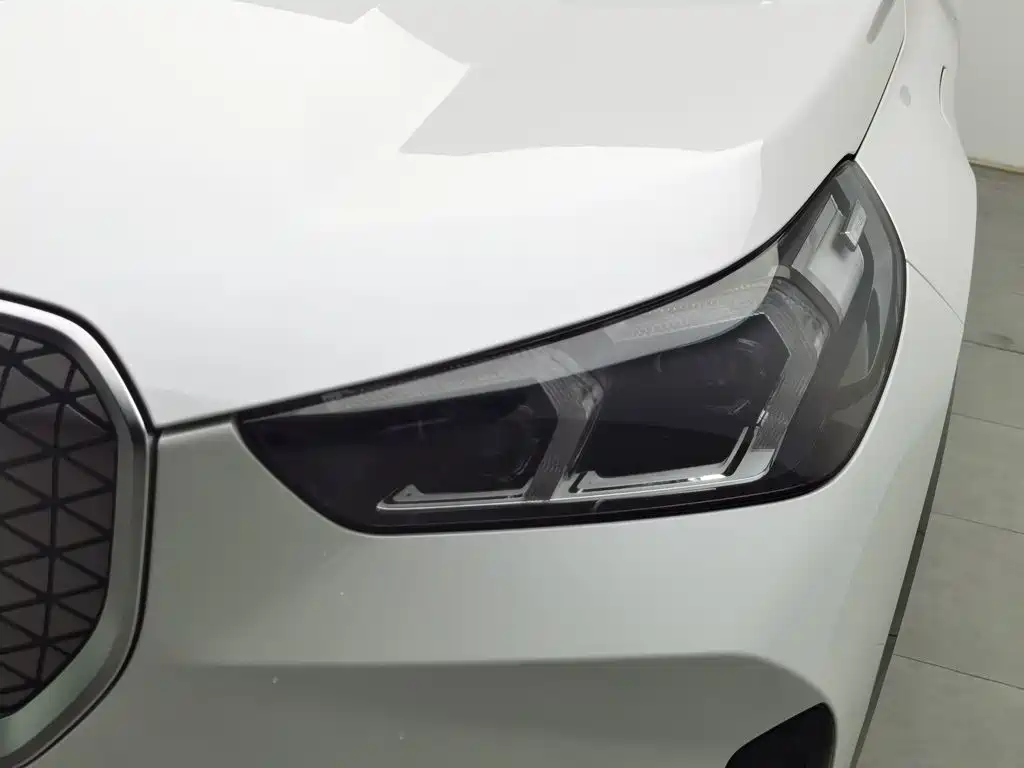BMW iX1, миниатюра 7