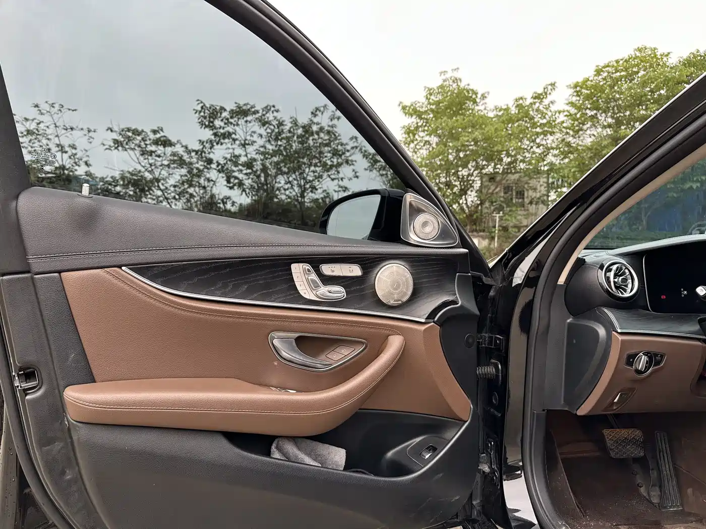 Mercedes-Benz E-Class 2019 E 300 L Sport Fashion фото 13