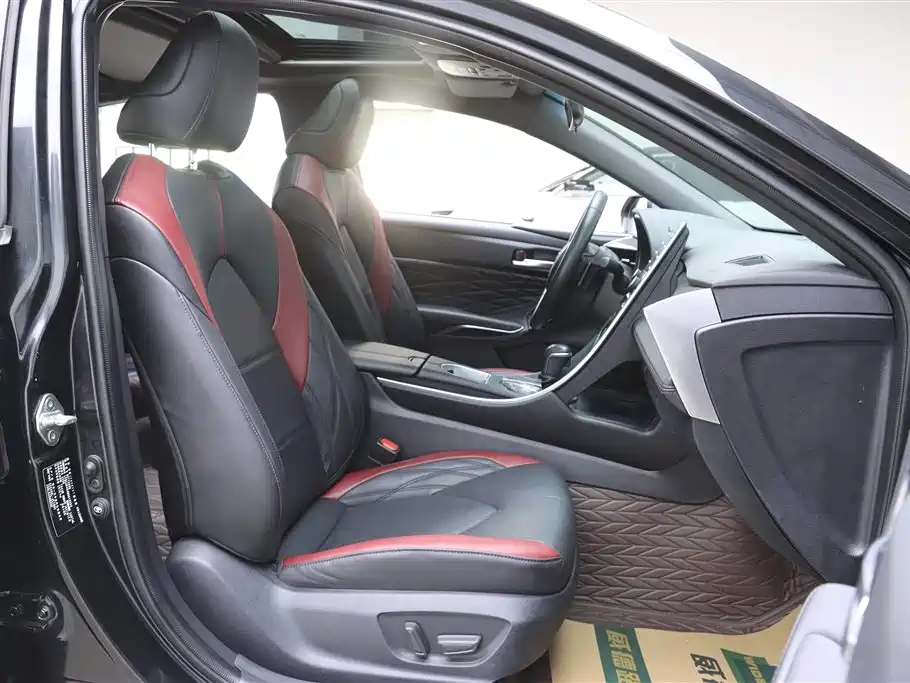 Toyota Avalon 2021 2.5L Touring Noble SPORT Edition фото 16