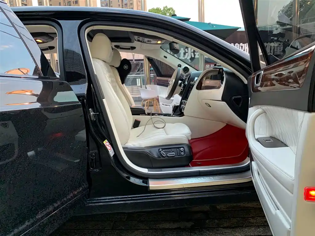 Bentley Flying Spur 2012 6.0T Limited Edition фото 11